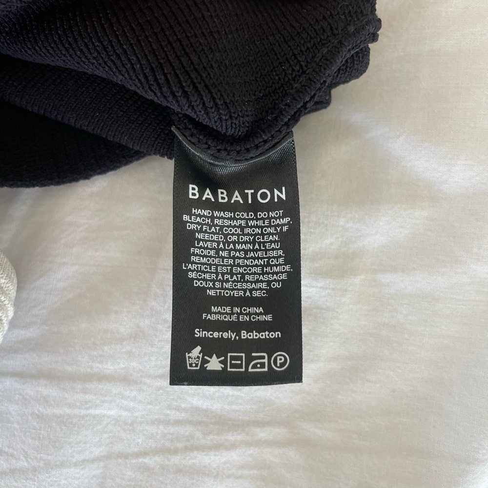 Aritzia | Babaton Ribbed Scoop Crop Tank Tops - Black & Cream (2 pk) - Picture 8 of 9